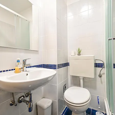 Apartman Ajduk With Parking And Terrace Appartement