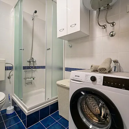 Apartman Ajduk With Parking And Terrace