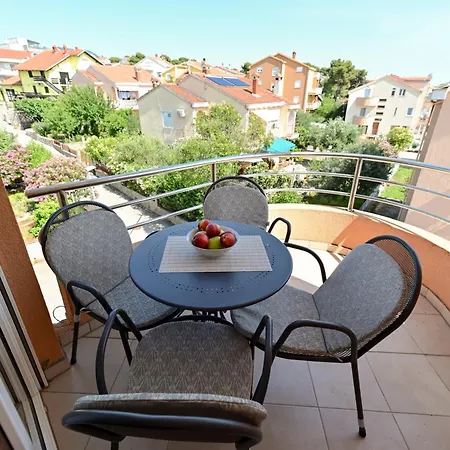 Apartman Ajduk With Parking And Terrace *